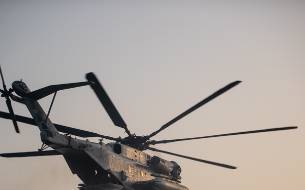 USS Lewis B. Puller Conducts Flight Operations With HM-15u