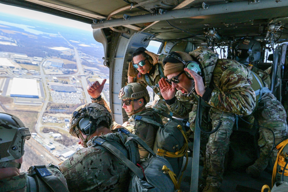 MDNG’s SOD-O &amp; B. Co. 2-20th SFG Conduct Airborne Operations