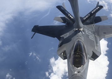 AIM HIGH Flight Academy visits 33rd FW