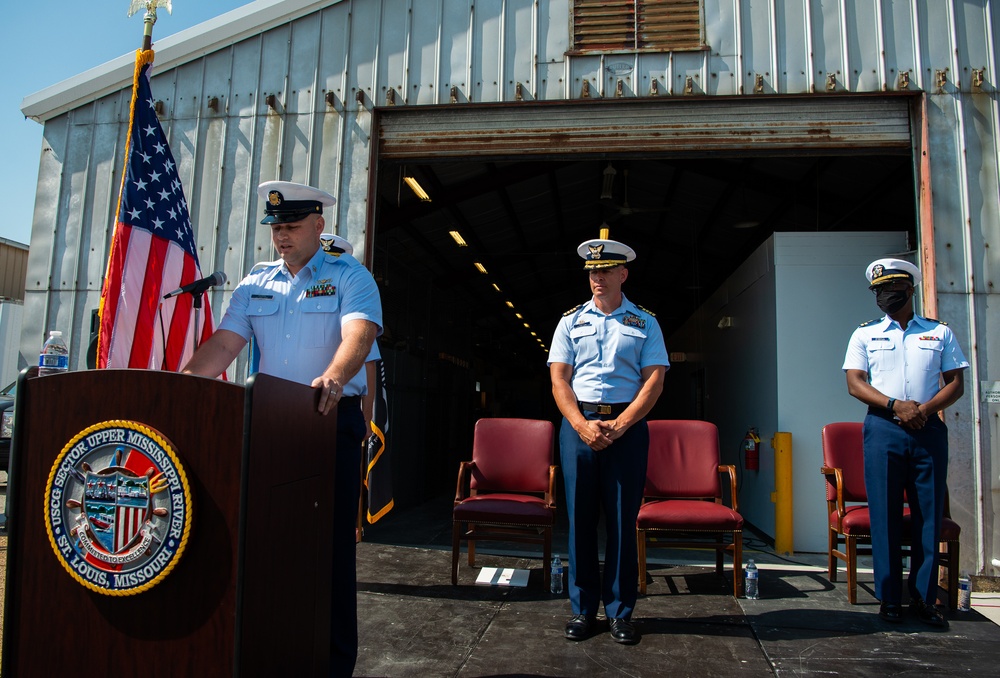 Coast Guard commissions new unit in St. Louis