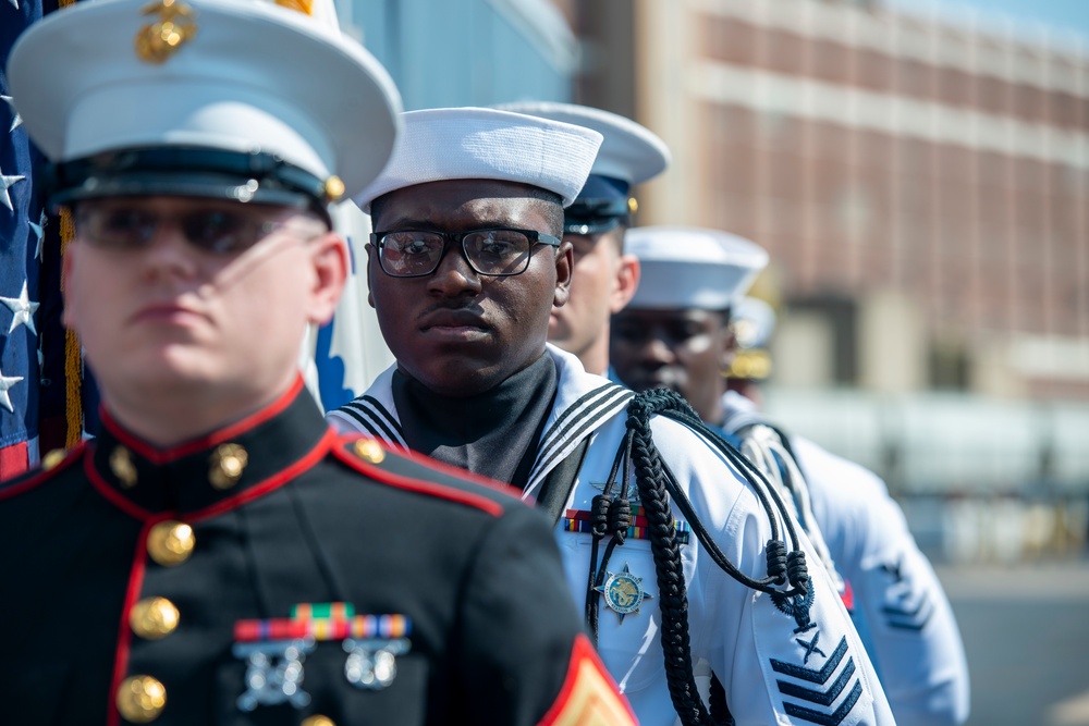 Coast Guard commissions new unit in St. Louis