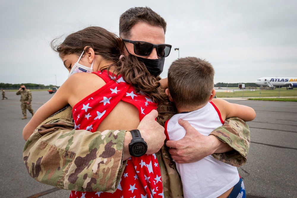 Airmen return from deployment