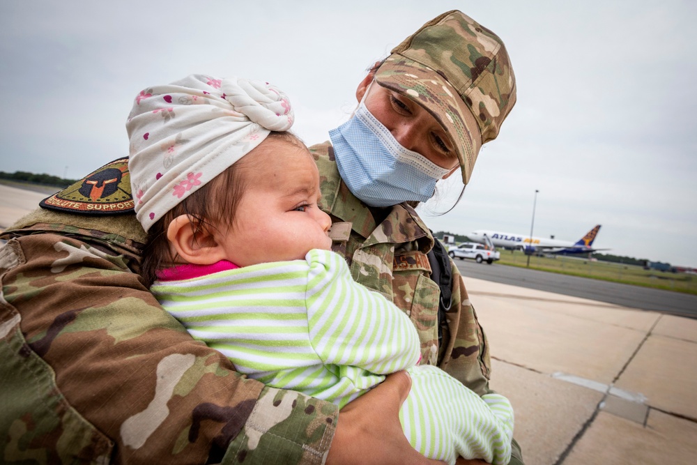 Airmen return from deployment