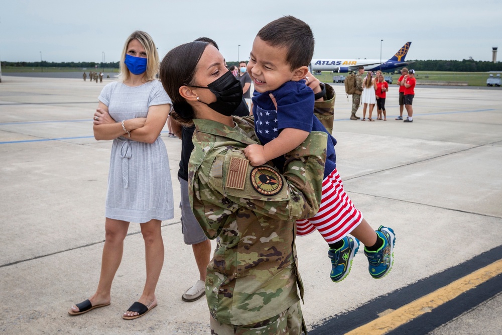 Airmen return from deployment