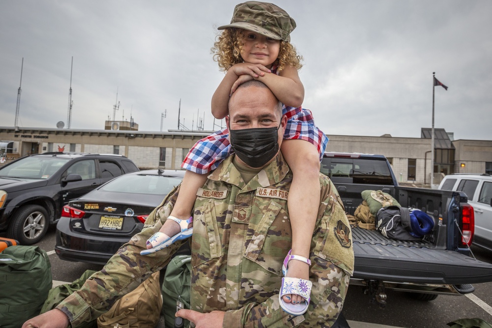 Airmen return from deployment