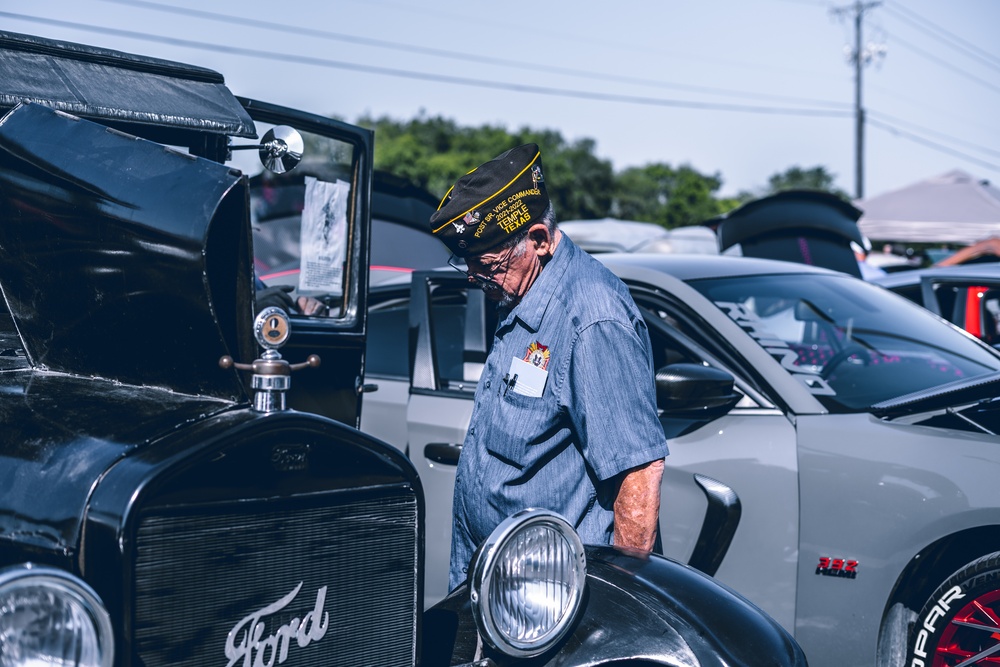 Fort Hood Troopers Lead Autism Awareness Car Show