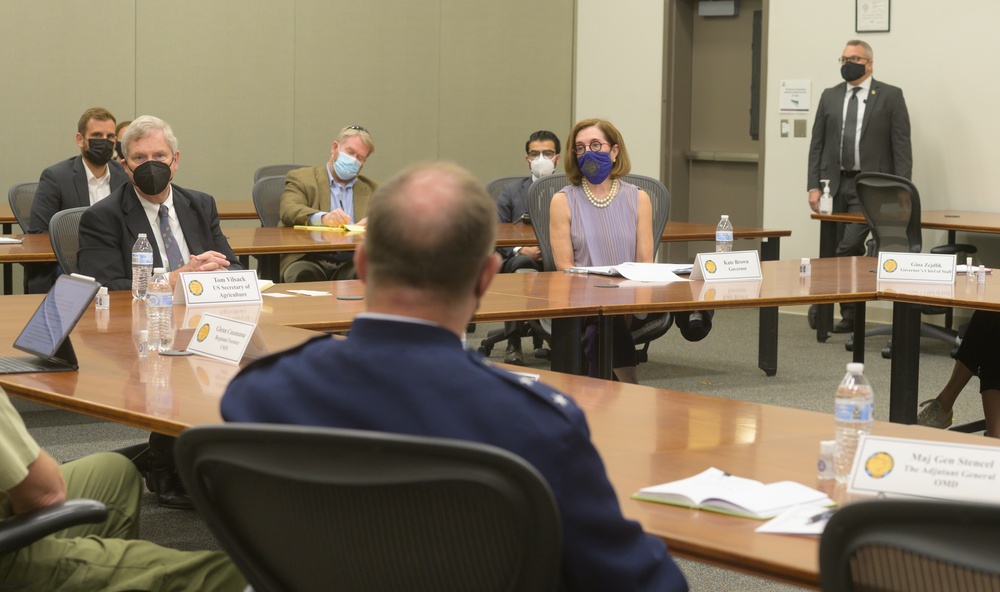 U.S. Secretary of Agriculture meets with Oregon officials