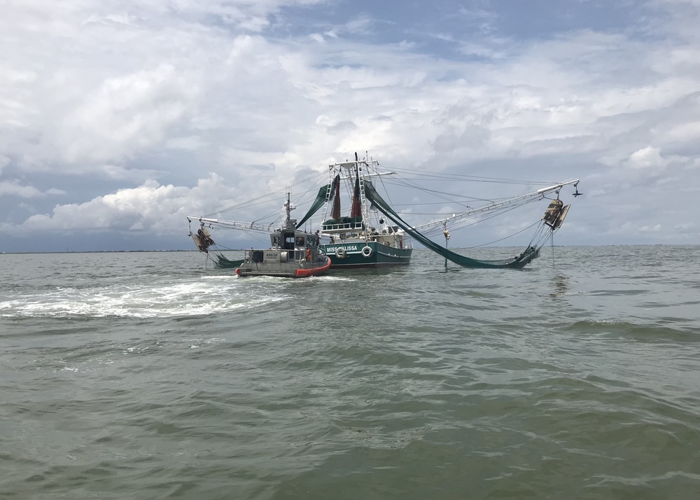 Coast Guard medevacs fisherman near Grand Isle