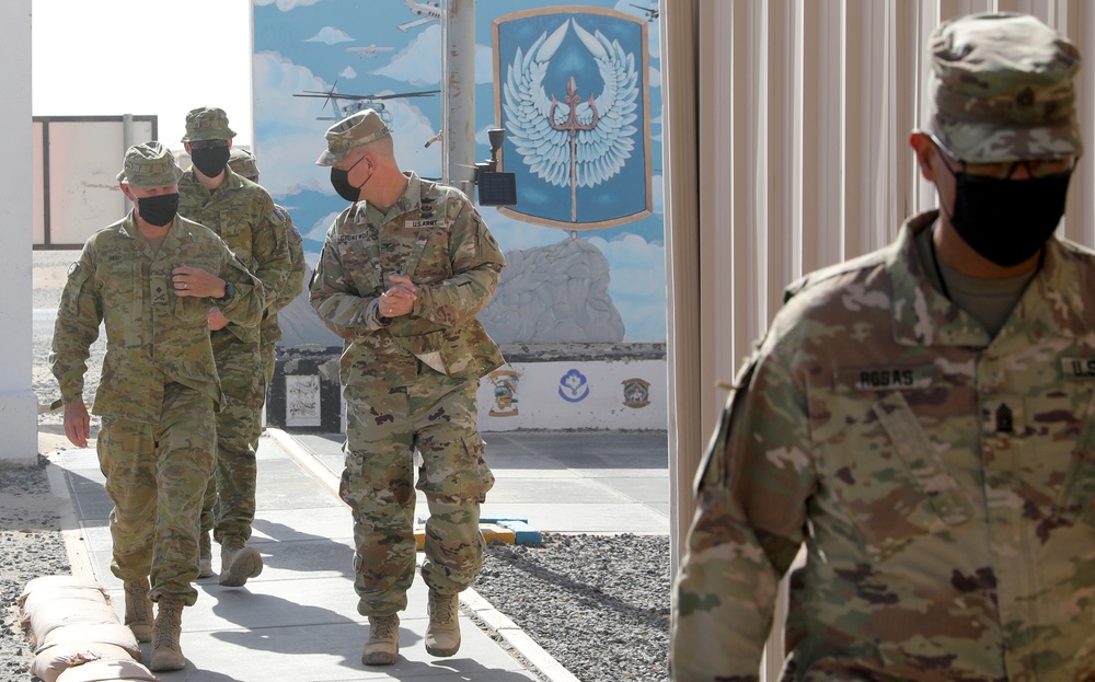 Australian Maj. Gen. Chris Field visits Camp Buehring