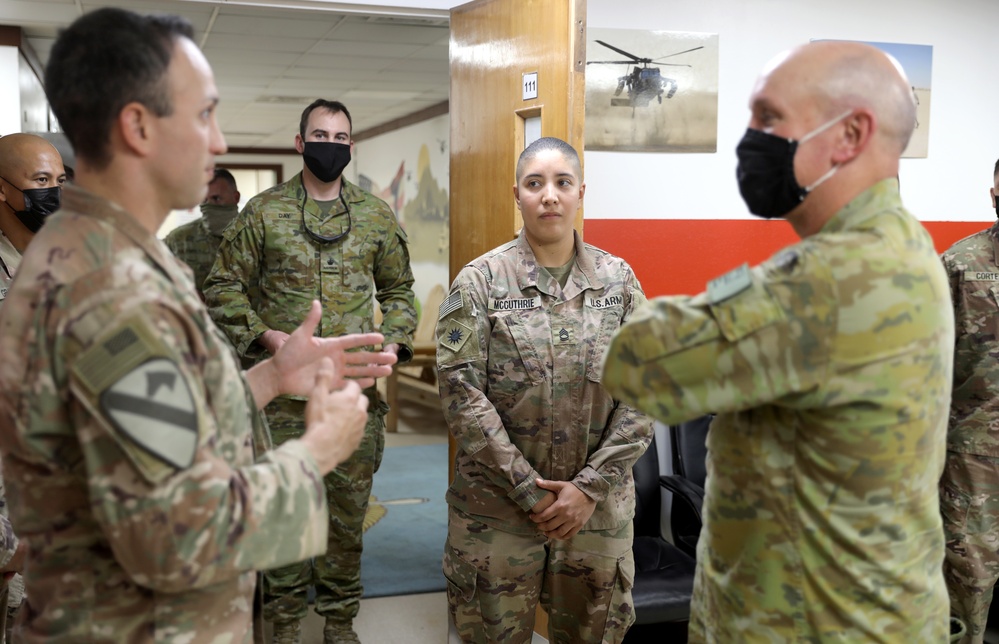 Australian Maj. Gen. Chris Field visits Camp Buehring