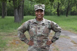 Chaplain Candidate Keeps Soldiers Spiritually Fit