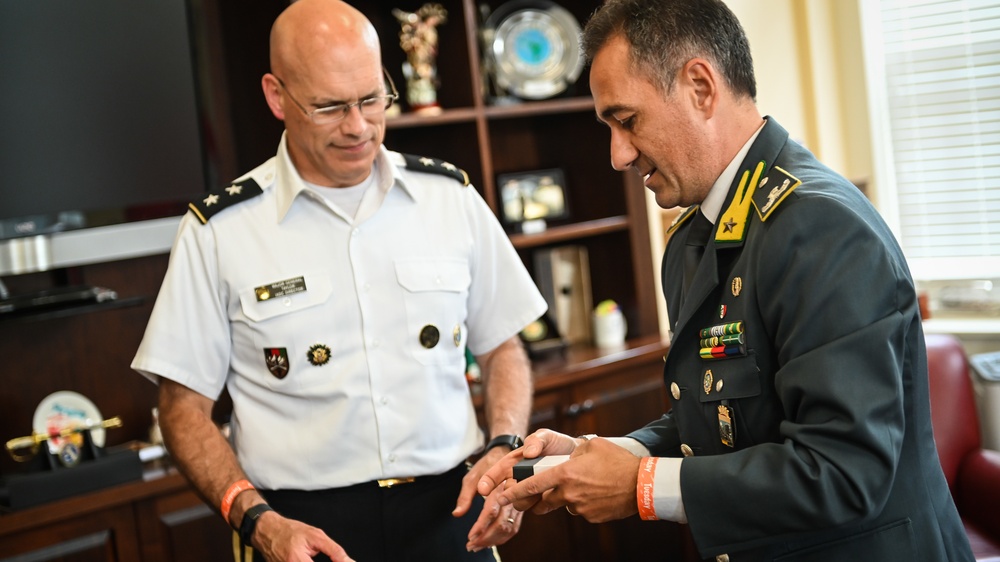 Italian Brig. Gen. Salvatore Russo visits IADC