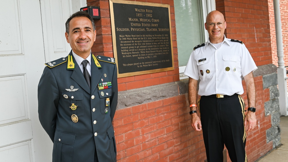 Italian Brig. Gen. Salvatore Russo visits IADC