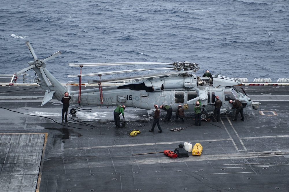 USS Carl Vinson (CVN 70) and USNS Yukon (T-AO 202) Conduct Refueling-at-Sea