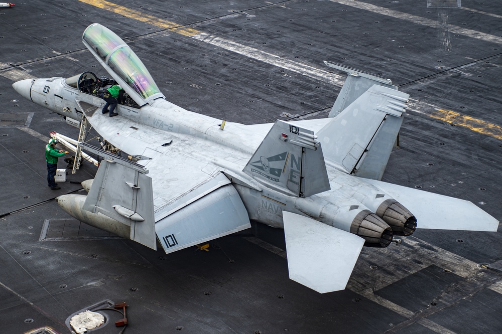 USS Carl Vinson (CVN 70) and USNS Yukon (T-AO 202) Conduct Refueling-at-Sea