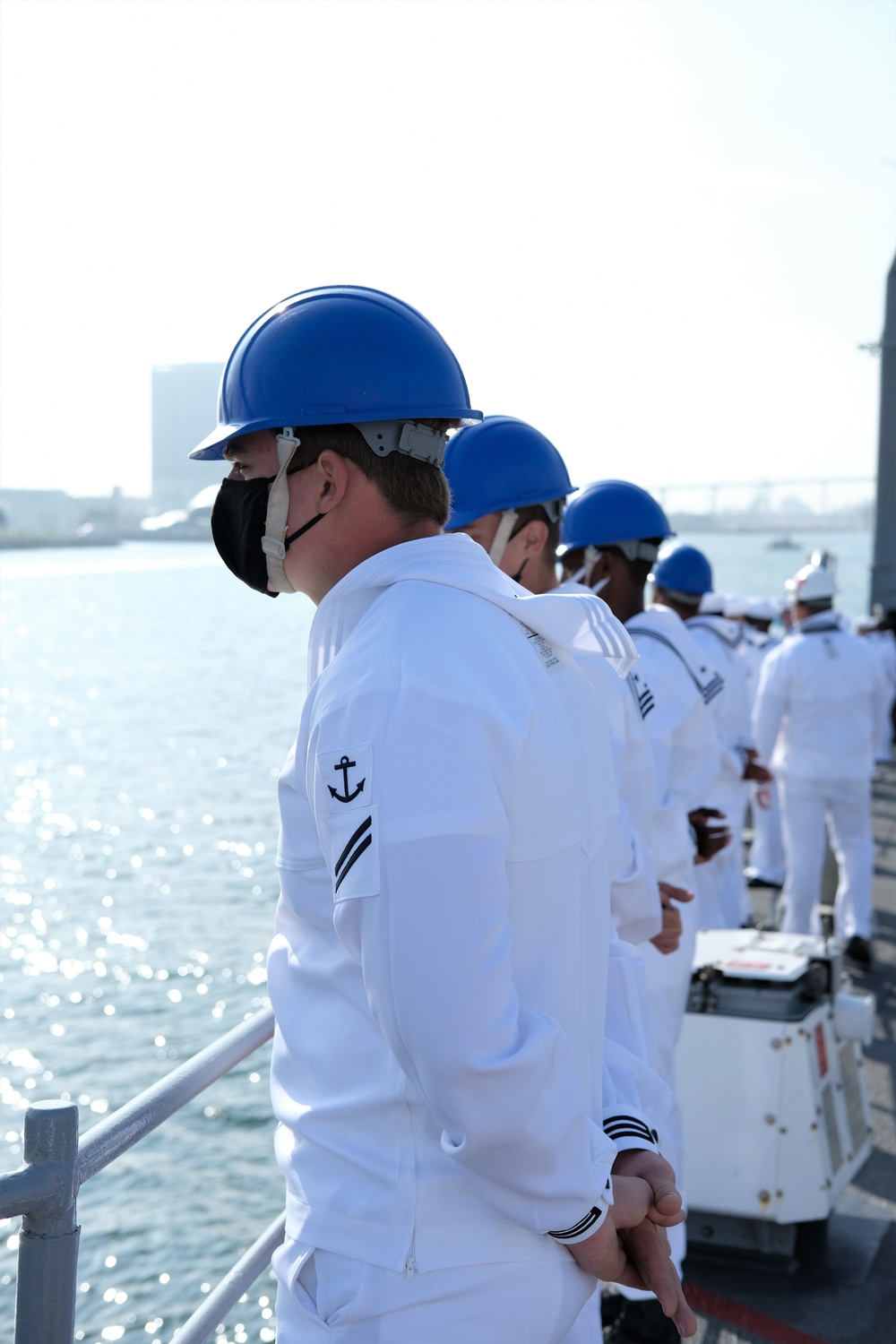 USS Lake Champlain (CG 57) Sailors Man The Rails