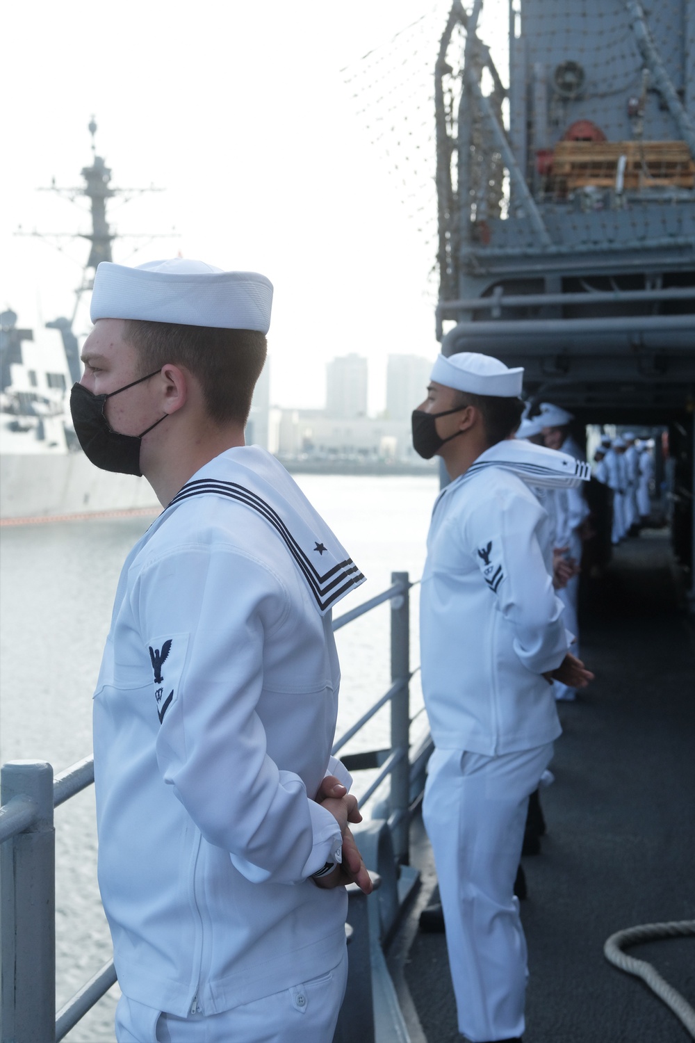 USS Lake Champlain (CG 57) Sailors Man The Rails