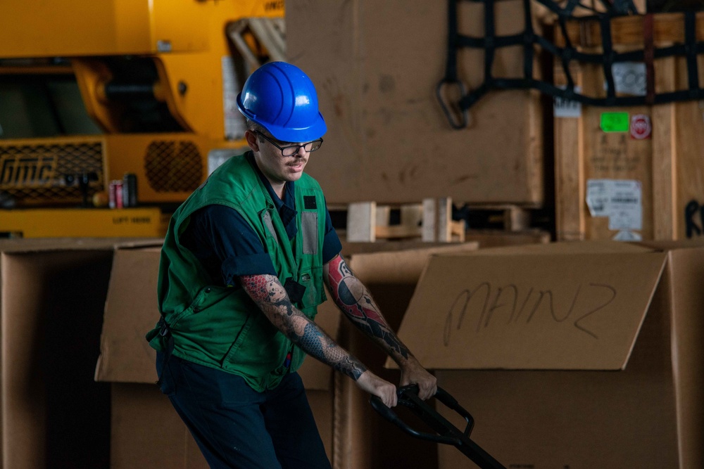 USS Ronald Reagan (CVN 76) Replenishment-at-Sea