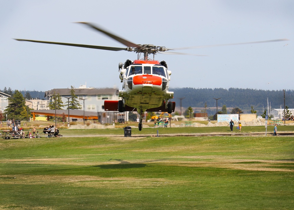 NASWI Participates in Oak Harbor National Night Out