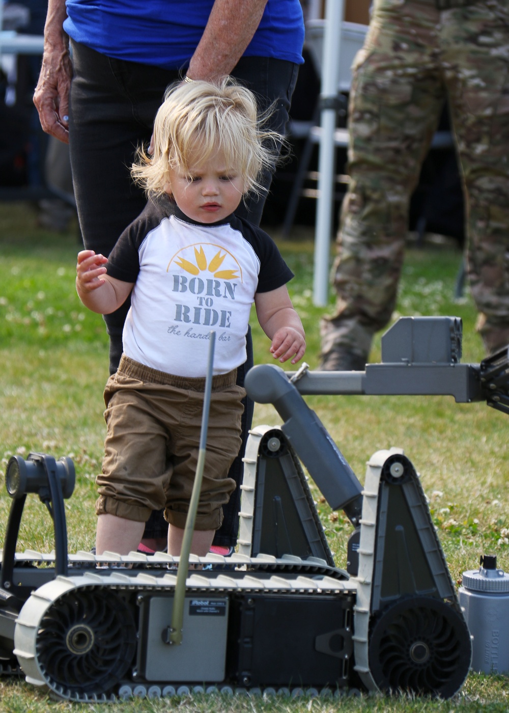 NASWI Participates in Oak Harbor National Night Out