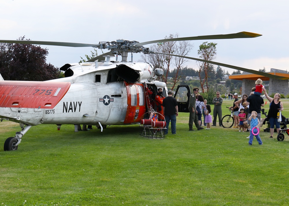 NASWI Participates in Oak Harbor National Night Out