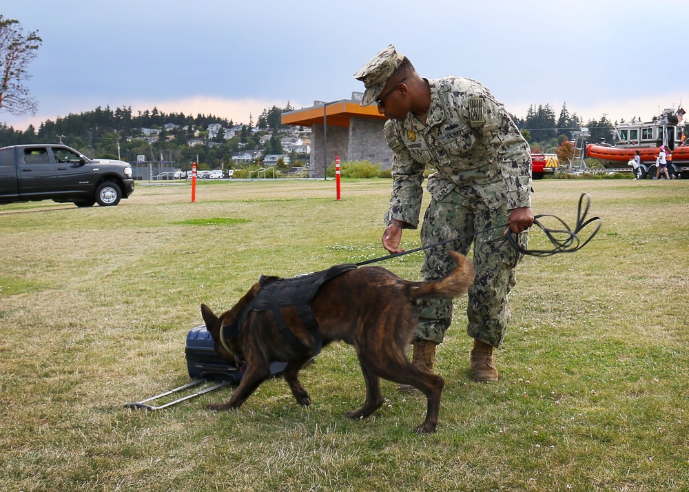 NASWI Participates in Oak Harbor National Night Out