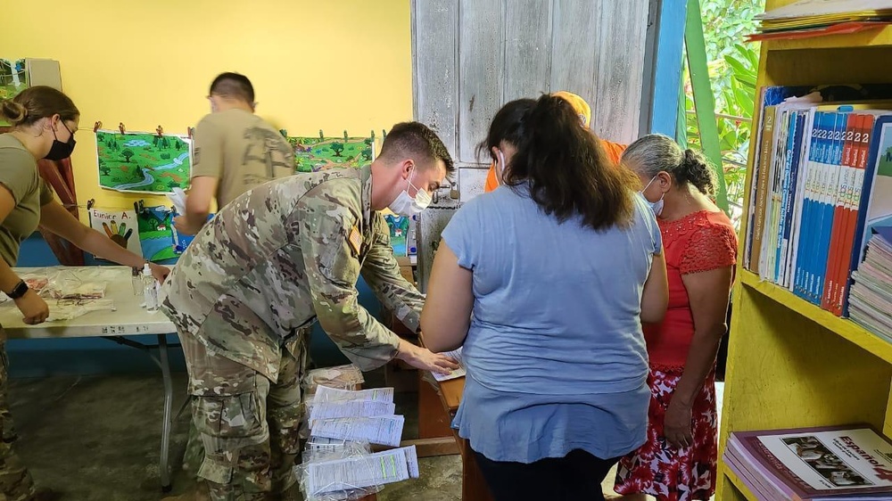 Strengthening partnerships: JTF-B medical members provide care to locals in Atlántida, Honduras