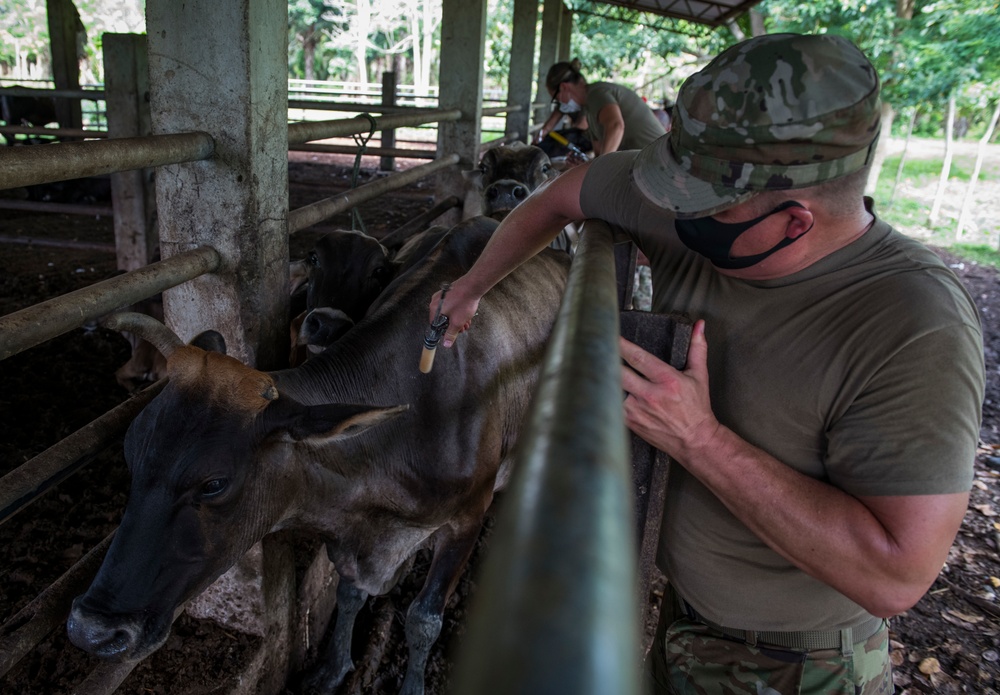 Strengthening partnerships: JTF-B medical members provide care to locals in Atlántida, Honduras