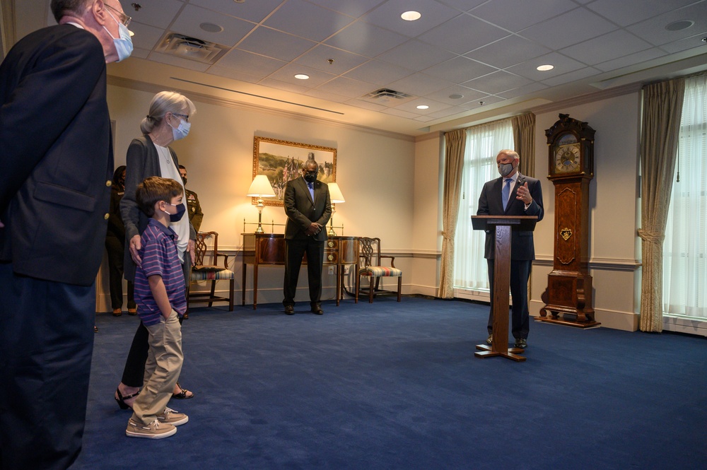 SD swears in SECAF Kendall