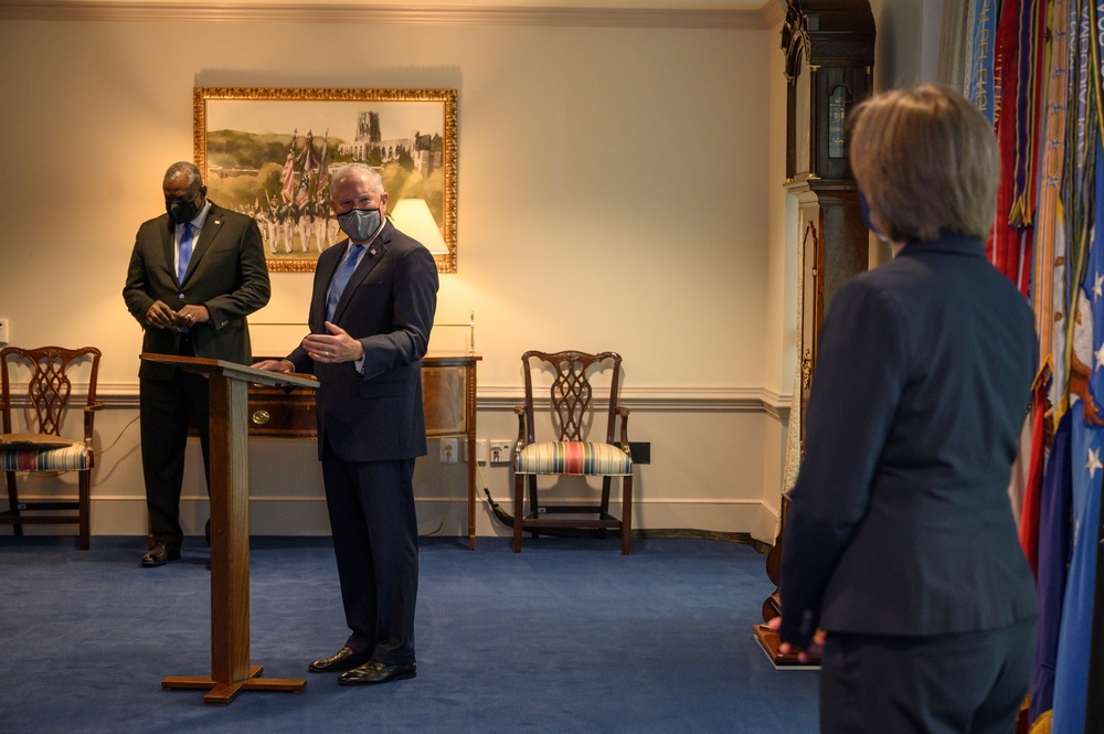 SD swears in SECAF Kendall