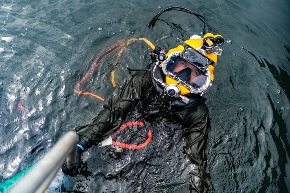 Mobile Diving Salvage Unit Two: Pierside Dive Training