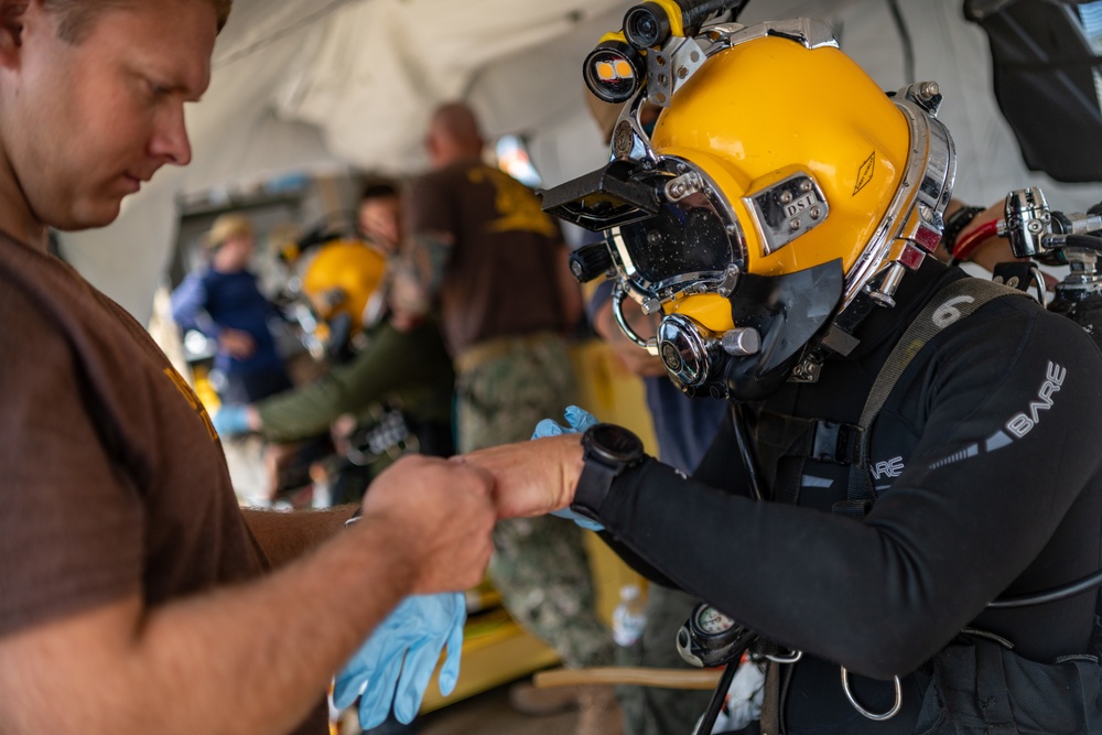 Mobile Diving Salvage Unit Two: Pierside Dive Training