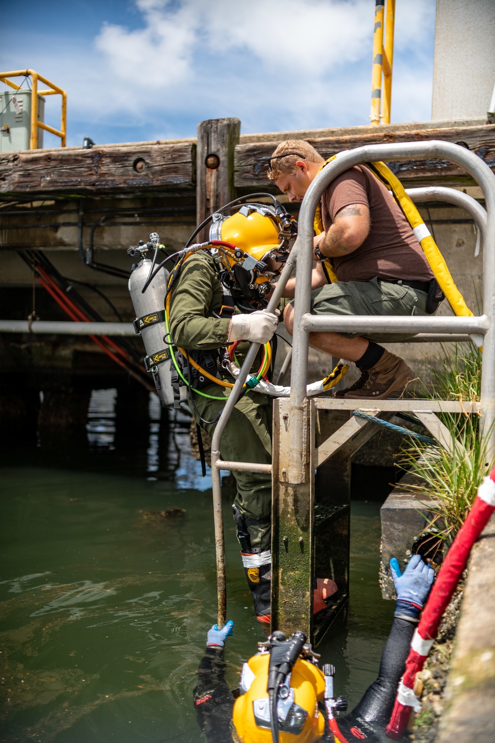 Mobile Diving Salvage Unit Two: Pierside Dive Training