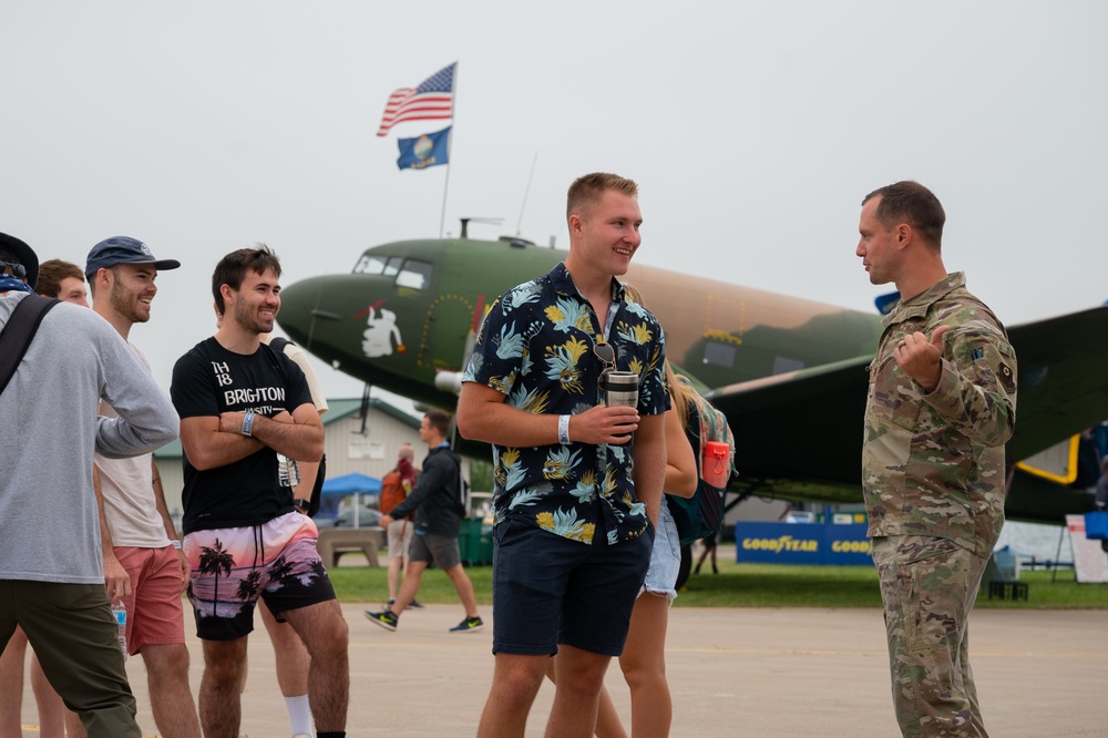 AFSOC Airmen connect with airshow attendees
