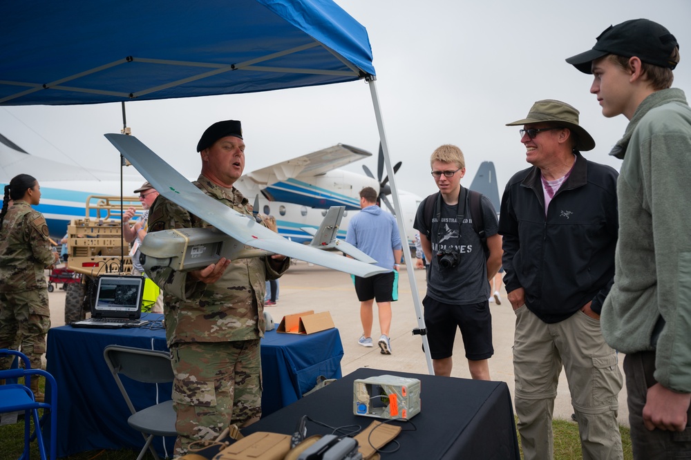 AFSOC Airmen connect with airshow attendees