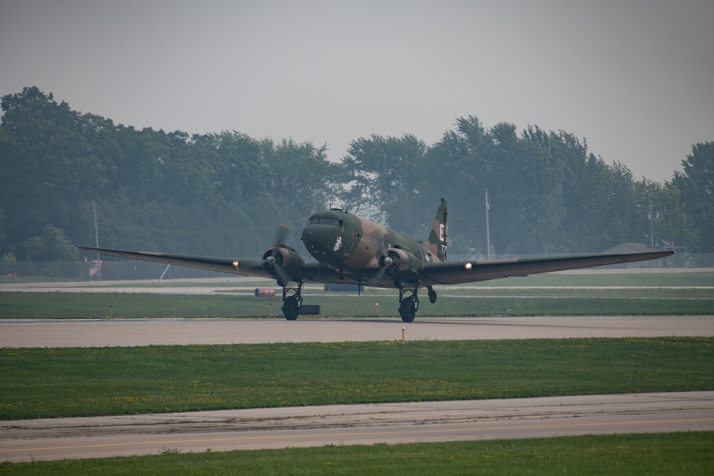 DVIDS - Images - Gunship legacy flight on full display at EAA AirVenture Oshkosh 2021 [Image 3 of 4]