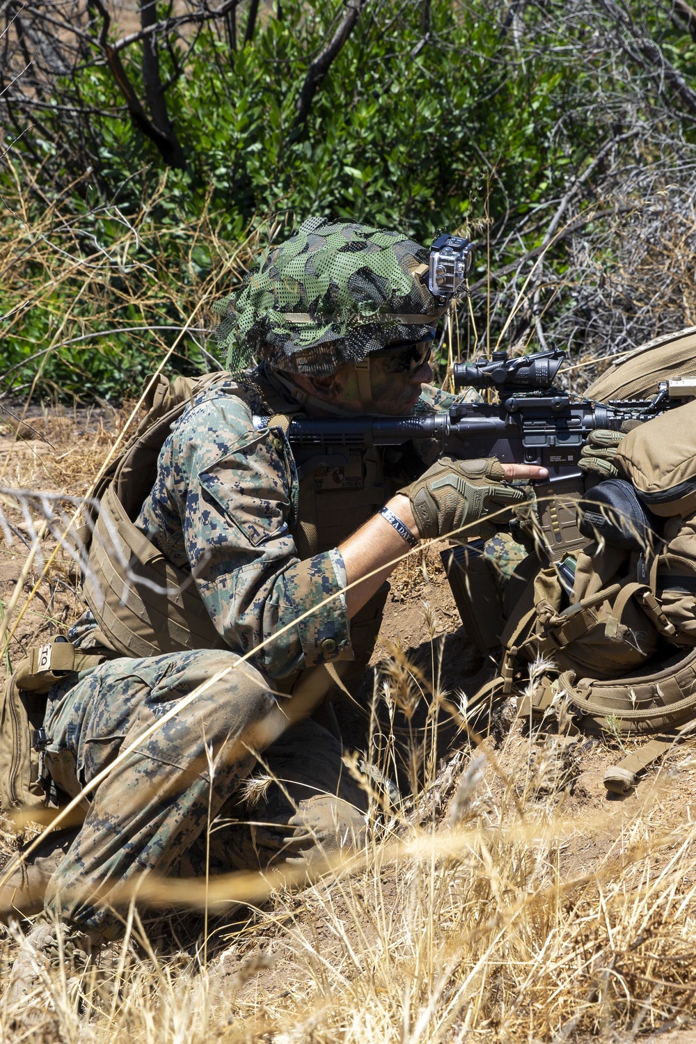 4th MarDiv Marines compete during rifle squad competition