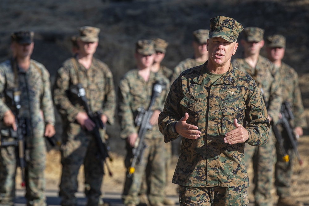 4th MarDiv commanding general visits Reserve Marines on Pendleton