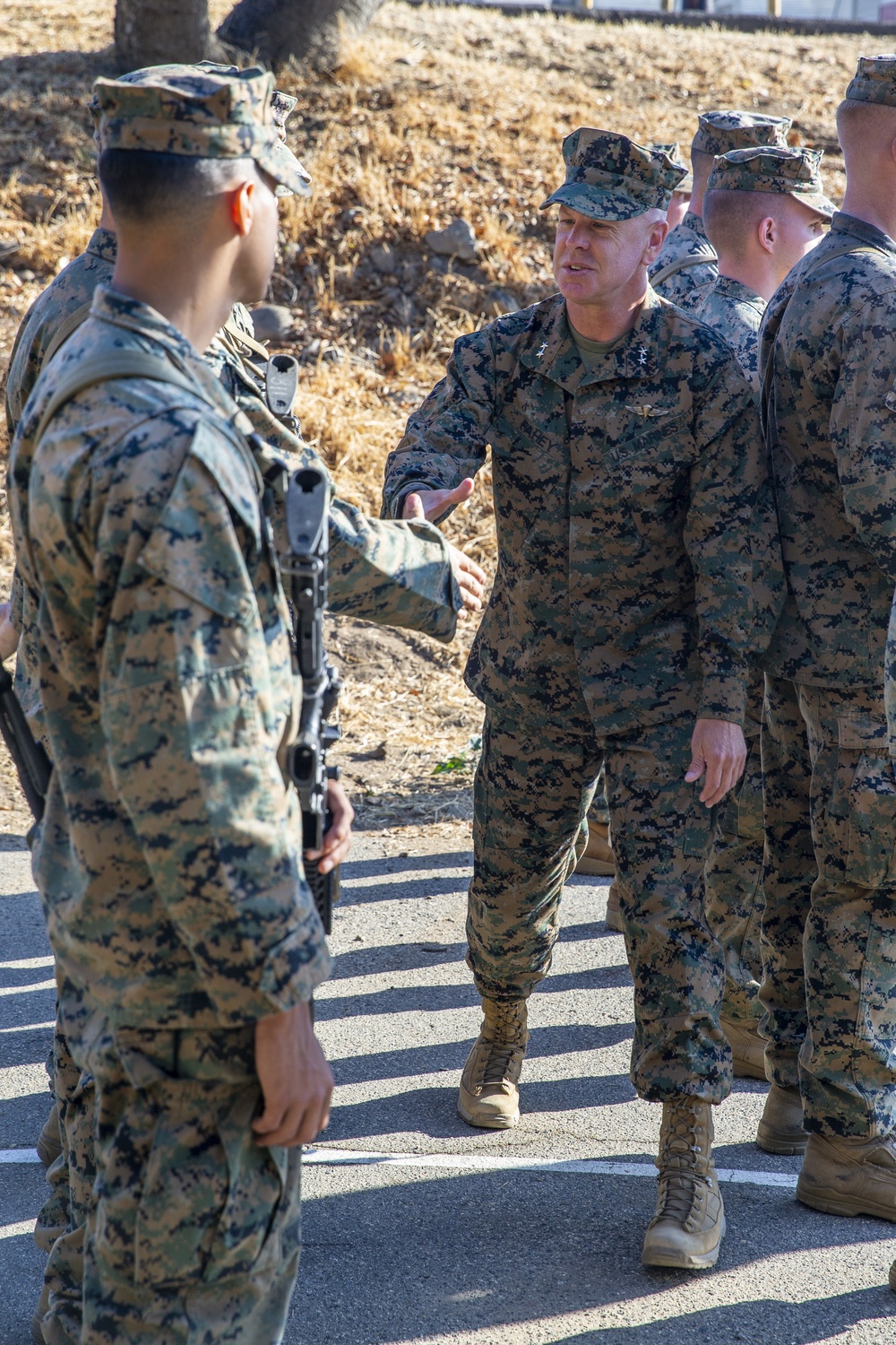 4th MarDiv commanding general visits Reserve Marines on Pendleton