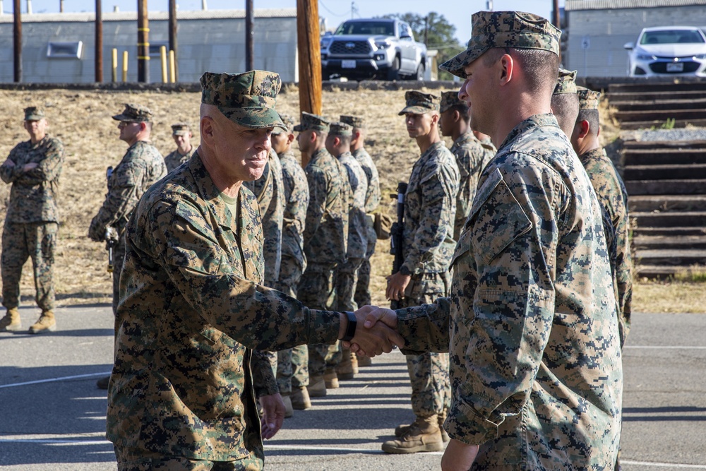 4th MarDiv commanding general visits Reserve Marines on Pendleton