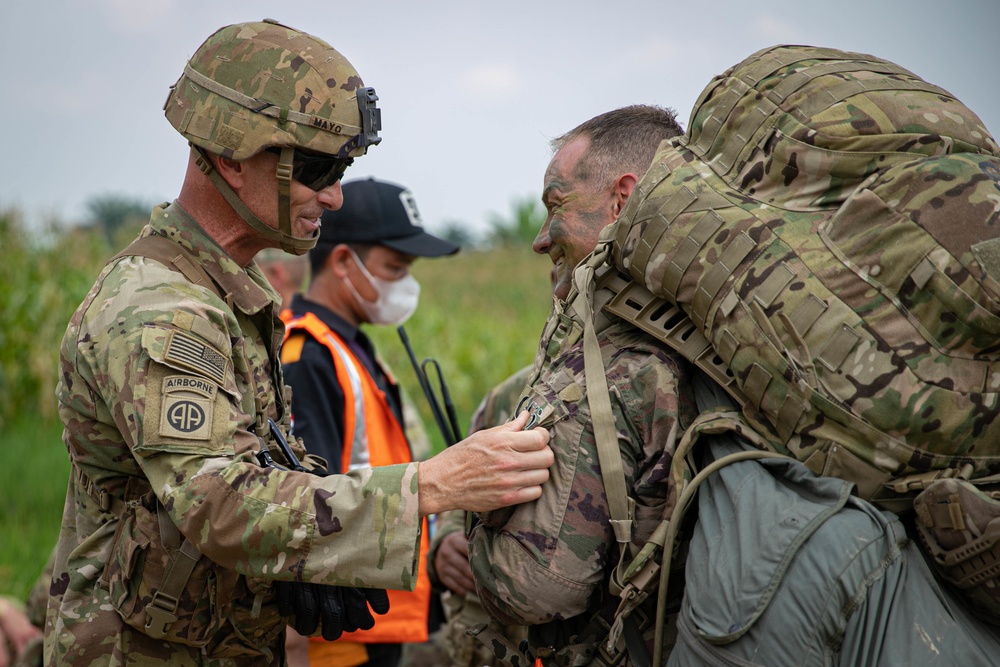 82nd Airborne conducts JFEO with TNI in Indonesia