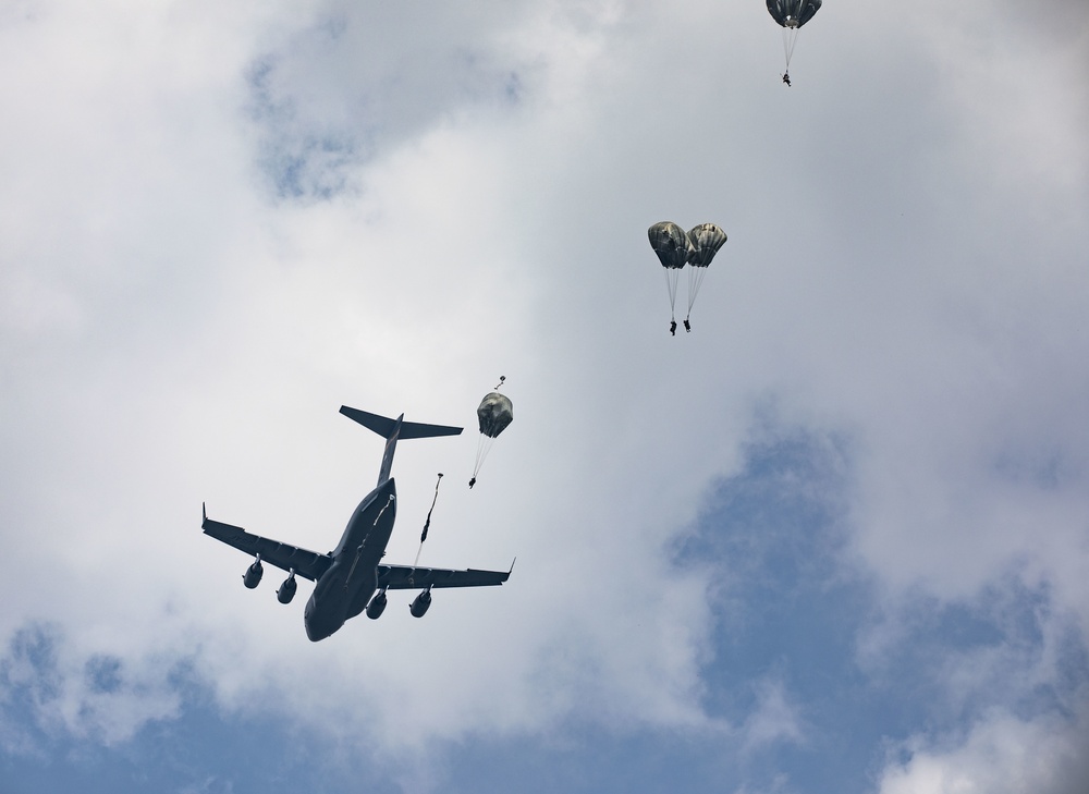 82nd Airborne conducts JFEO with TNI in Indonesia