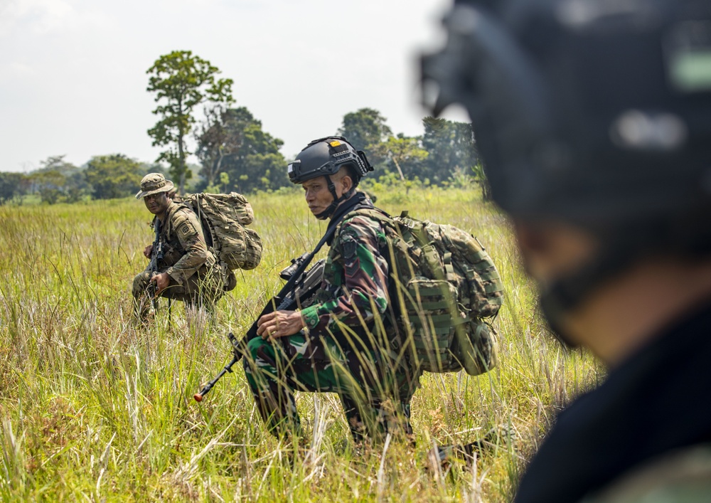 82nd Airborne conducts JFEO with TNI in Indonesia