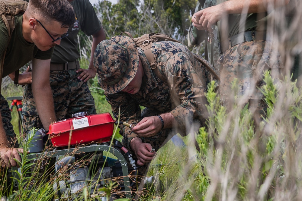 Marines purify water during exercise