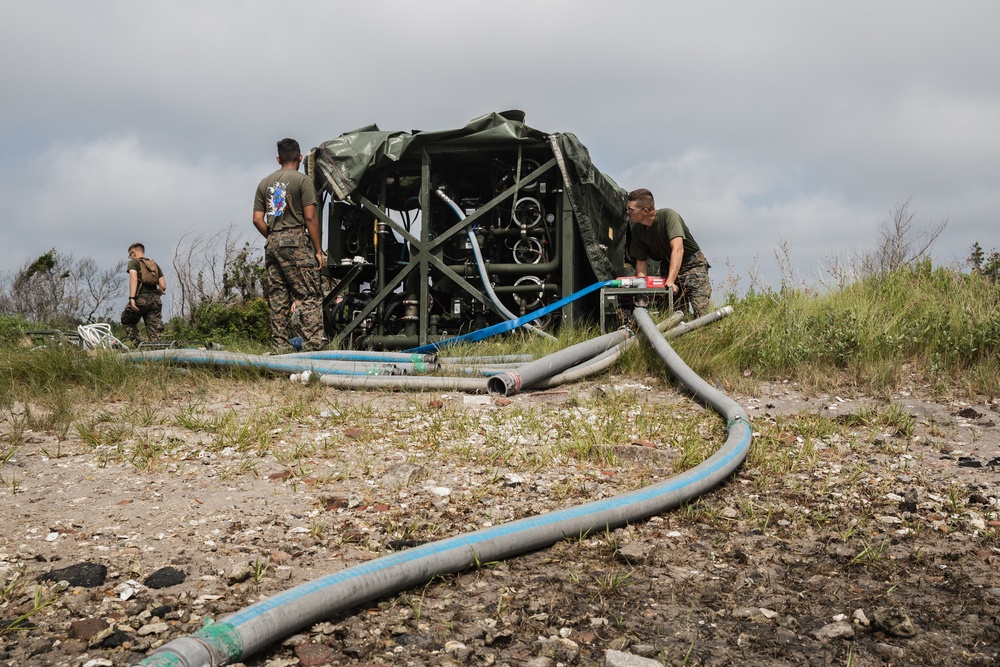 Marines purify water during exercise