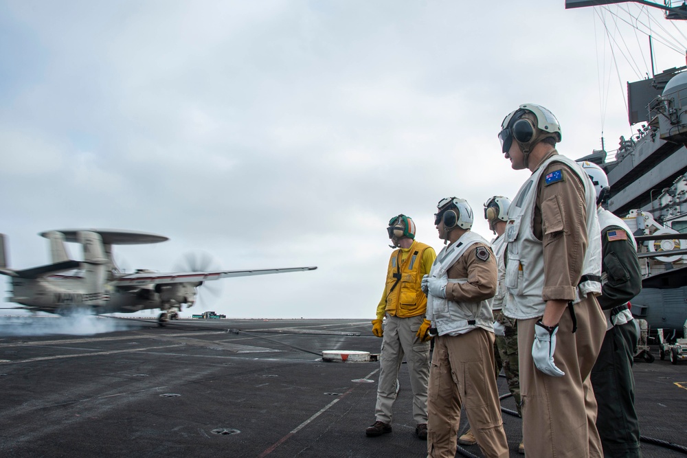 Royal Australian Air Force Air Commodore visits USS Ronald Reagan (CVN 76)