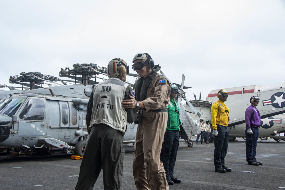 Royal Australian Air Force Air Commodore visits USS Ronald Reagan (CVN 76)