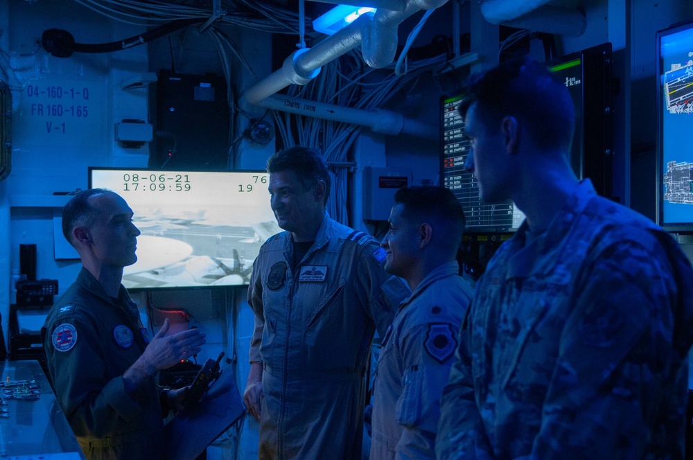 Royal Australian Air Force Air Commodore visits USS Ronald Reagan (CVN 76)