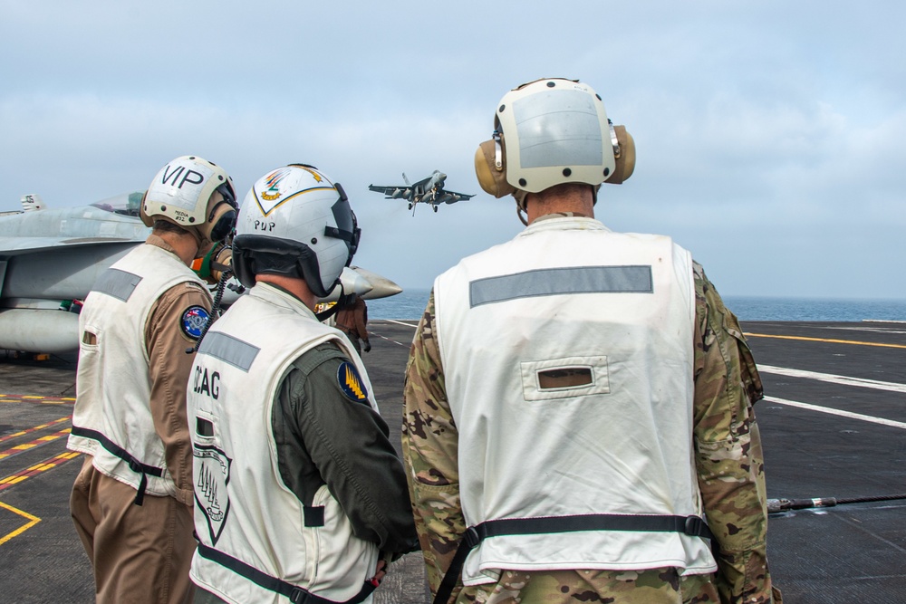 Royal Australian Air Force Air Commodore visits USS Ronald Reagan (CVN 76)