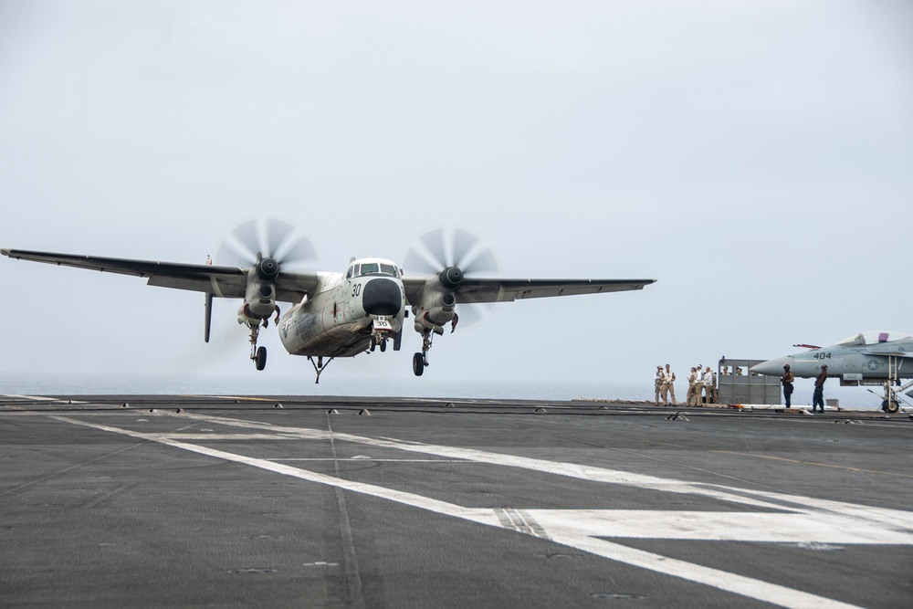 Royal Australian Air Force Air Commodore visits USS Ronald Reagan (CVN 76)